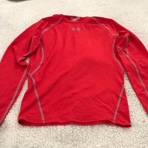 Men’s under armour heat gear top